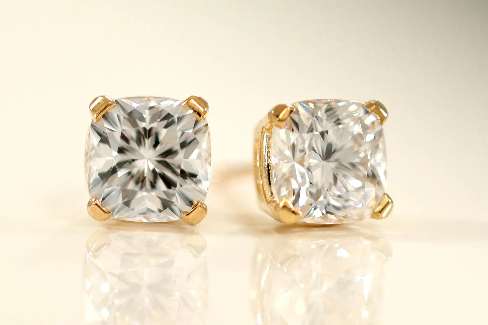 18k yellow gold 2 carat total weight cushion lab grown diamond stud earrings Quorri