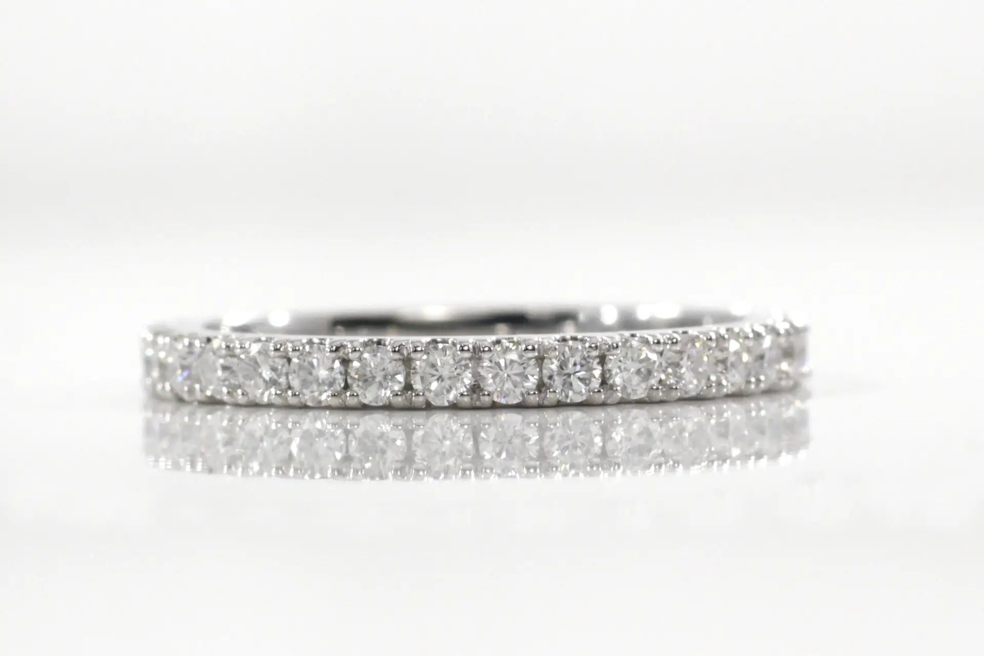 affordable 14k white gold round lab diamond scalloped wedding band Quorri