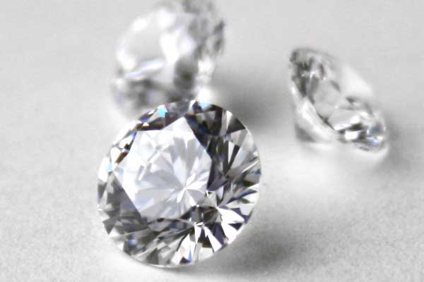 affordable lab grown diamonds in Canada by Quorri